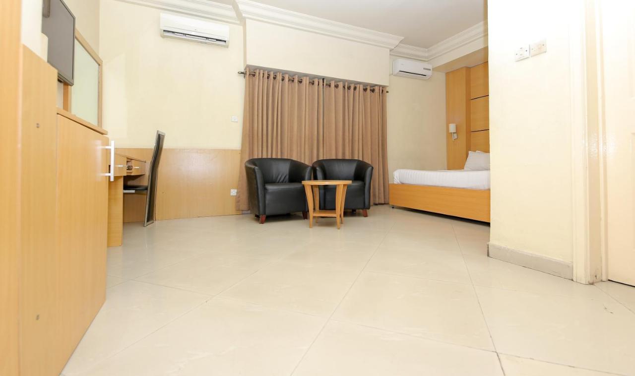 Ksf Place Alaka Lagos Luaran gambar