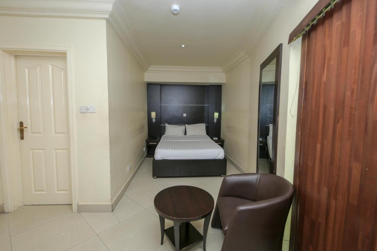 Ksf Place Alaka Lagos Luaran gambar