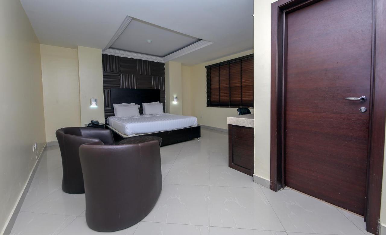 Ksf Place Alaka Lagos Luaran gambar