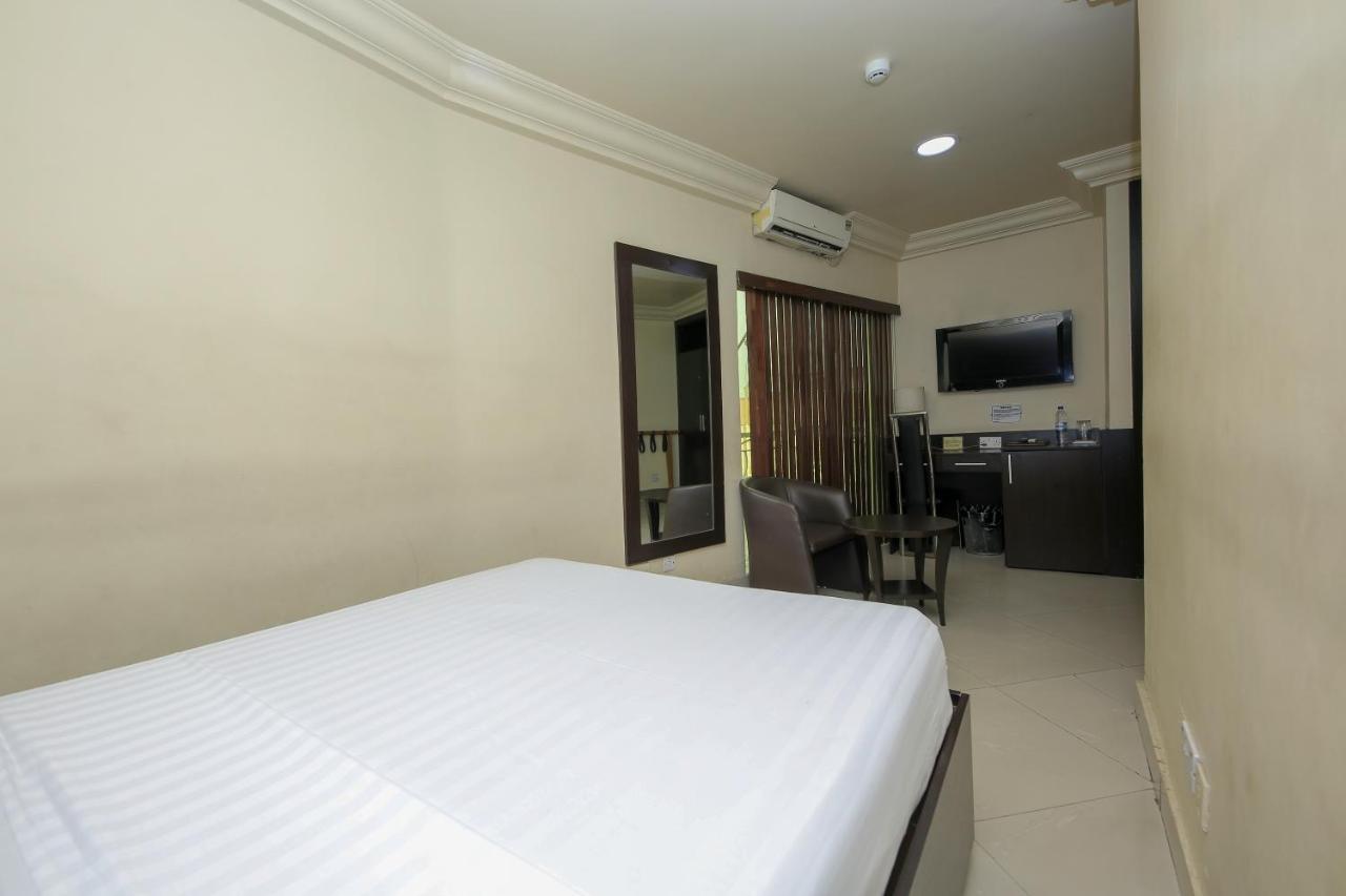 Ksf Place Alaka Lagos Luaran gambar