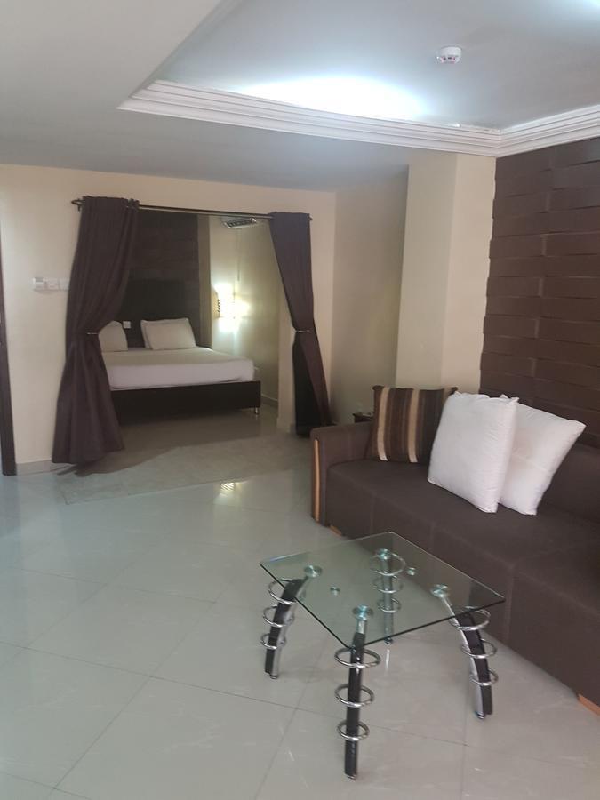 Ksf Place Alaka Lagos Luaran gambar