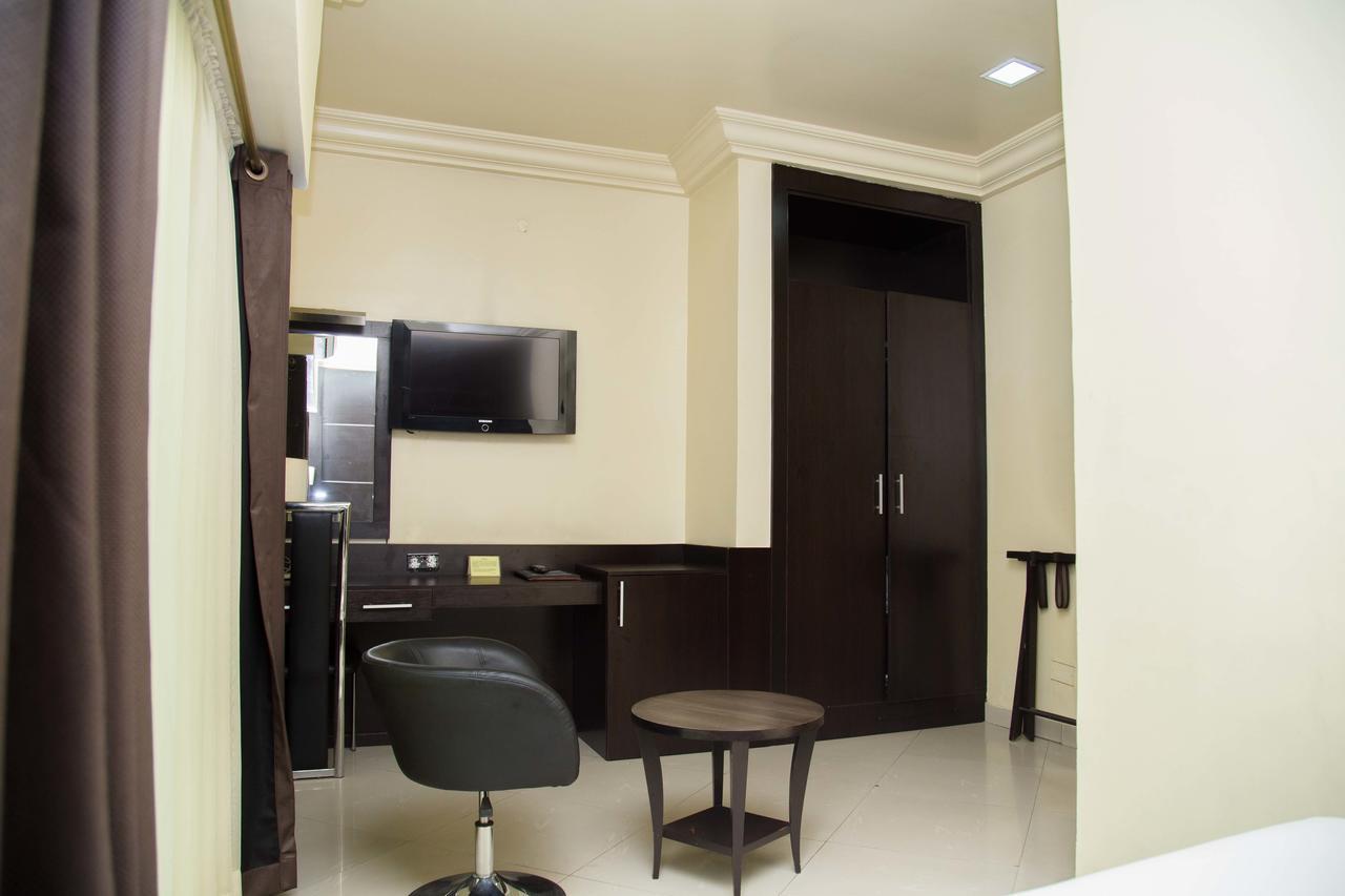Ksf Place Alaka Lagos Luaran gambar