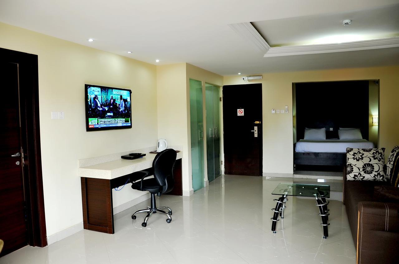 Ksf Place Alaka Lagos Luaran gambar