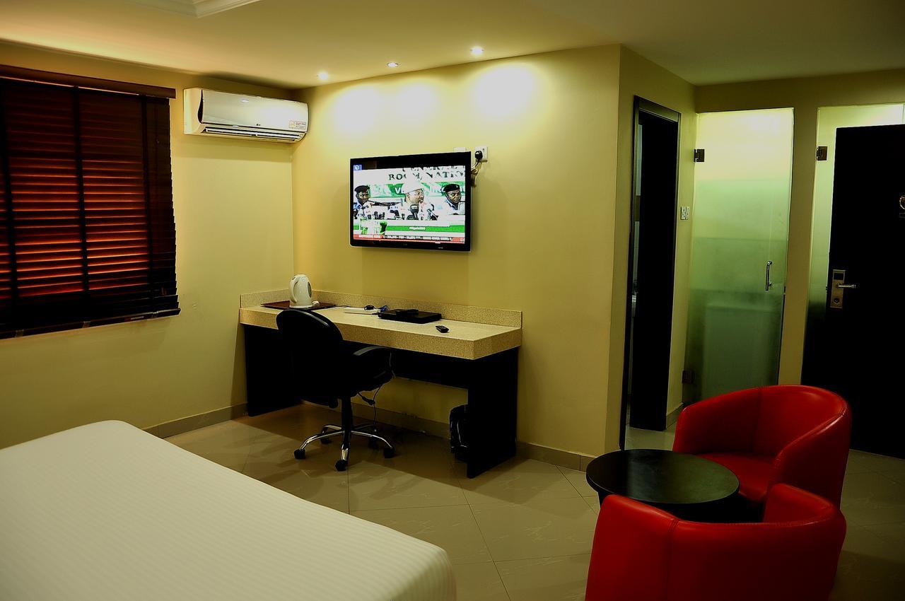 Ksf Place Alaka Lagos Luaran gambar
